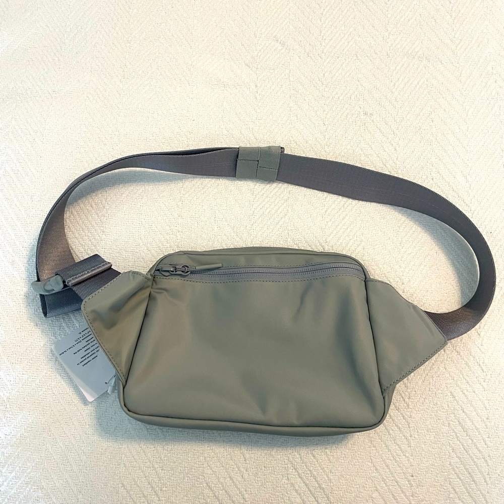 Lululemon Large Everywhere Belt Bag